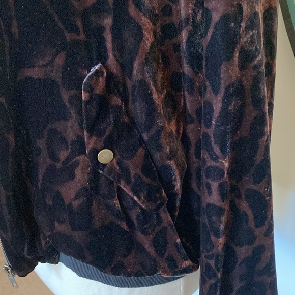Johnny Was Zwazo leopard velvet jacket - Picture 3 of 7